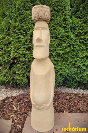 Moai s klobúkom II